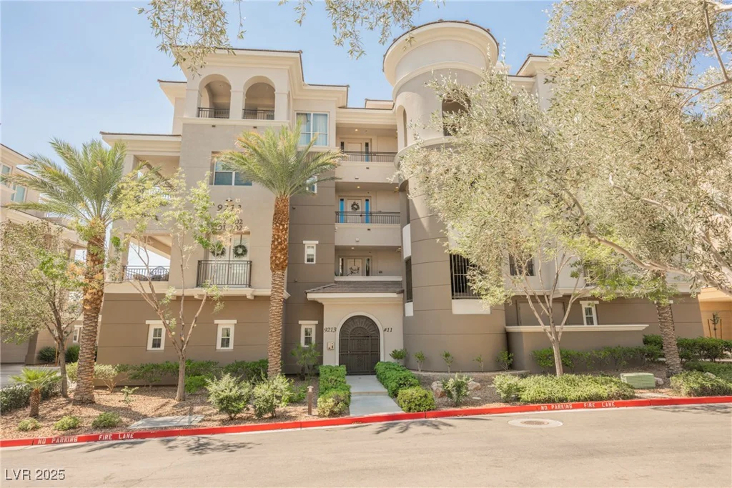 9213 Las Manaitas, Las Vegas, NV 89144