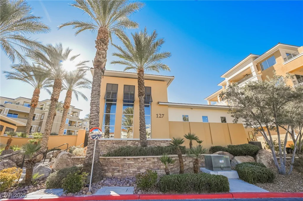 9213 Las Manaitas, Las Vegas, NV 89144