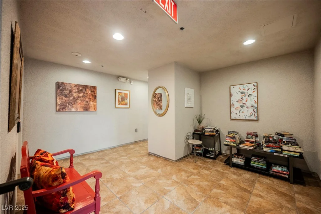 9213 Las Manaitas, Las Vegas, NV 89144