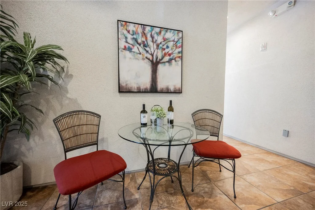 9213 Las Manaitas, Las Vegas, NV 89144