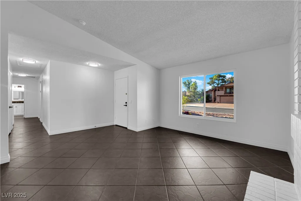 6791 Greengrove, Las Vegas, NV 89103