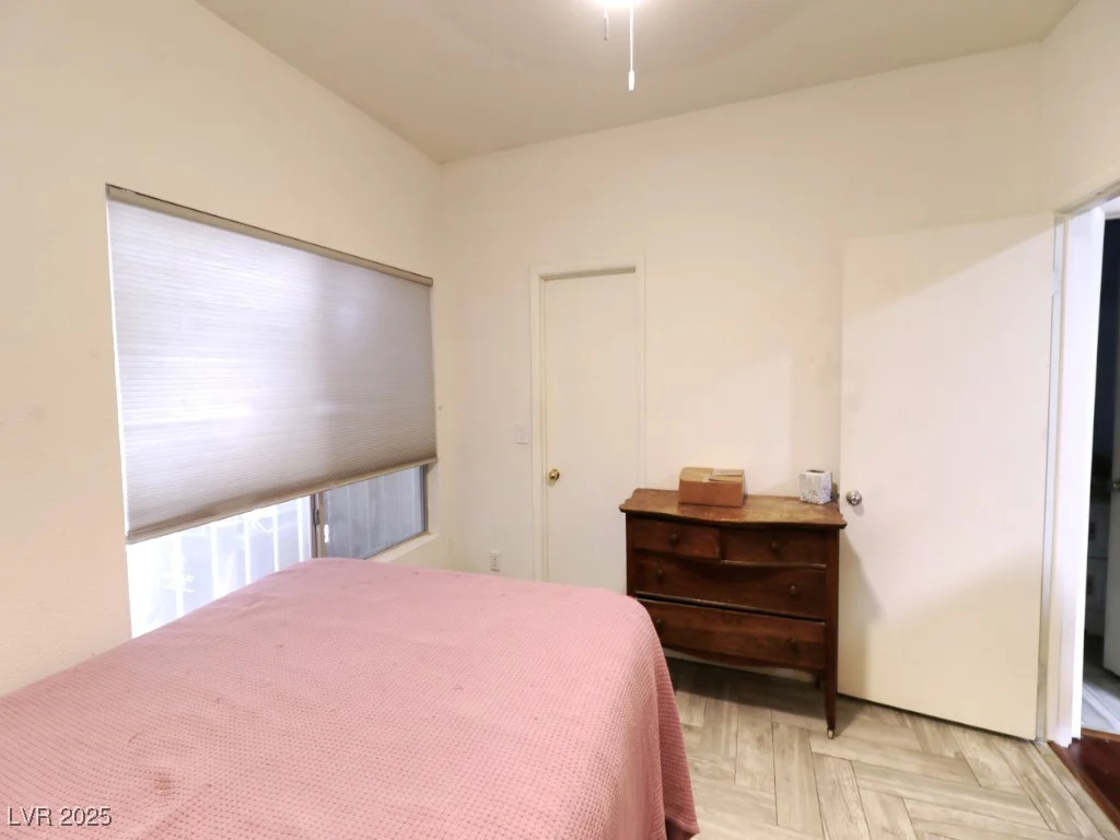 1520 Camarillo, North Las Vegas, NV 89031