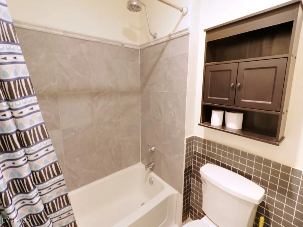 1520 Camarillo, North Las Vegas, NV 89031