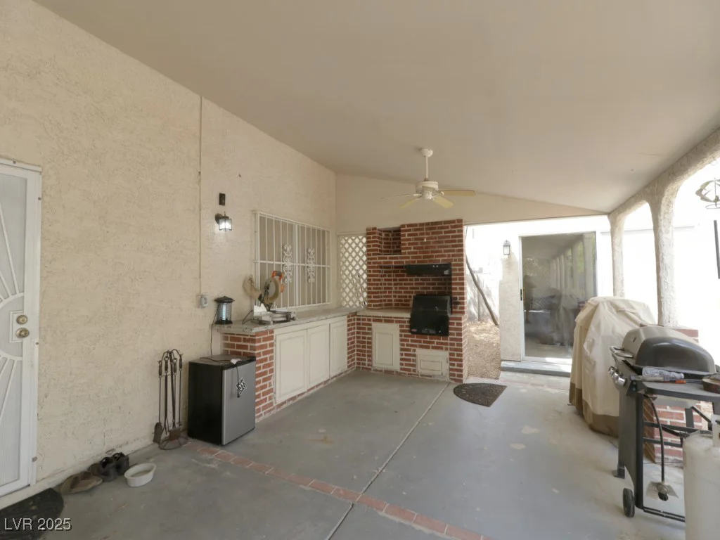 1520 Camarillo, North Las Vegas, NV 89031