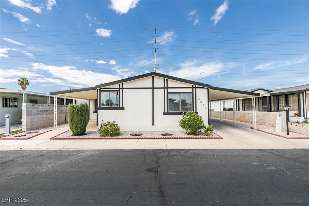 3095 La Barca, Las Vegas, NV 89122