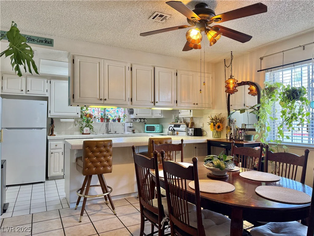 3245 Arville, Las Vegas, NV 89102
