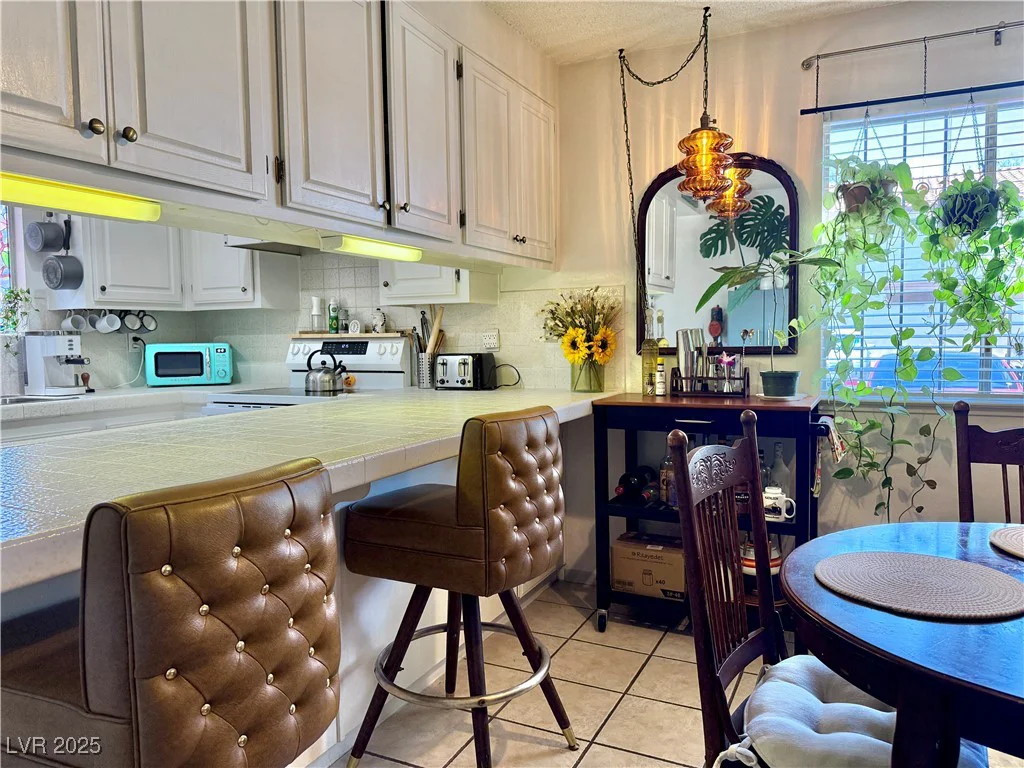 3245 Arville, Las Vegas, NV 89102