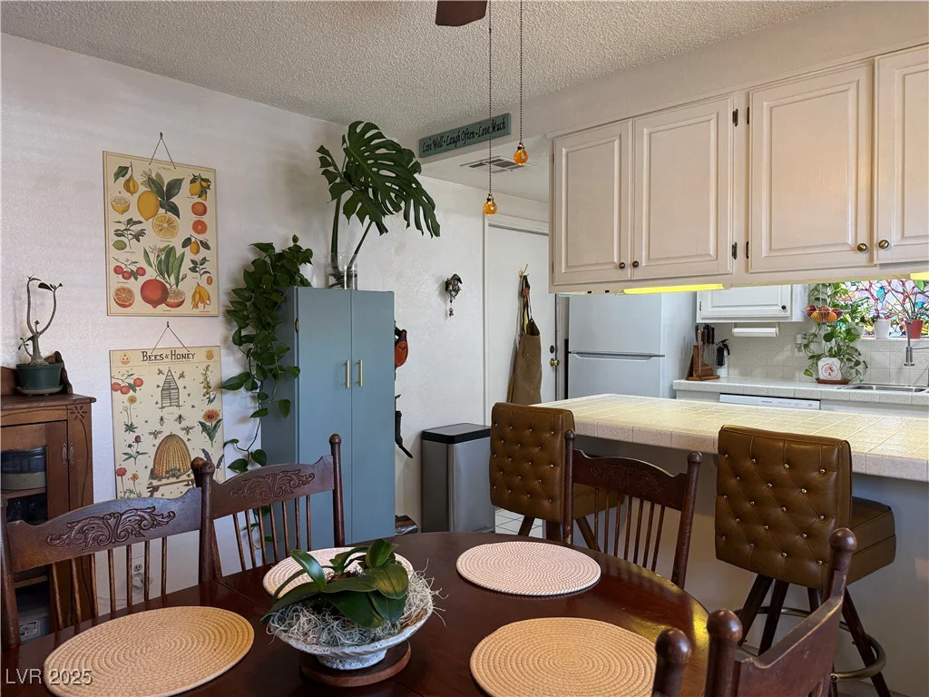 3245 Arville, Las Vegas, NV 89102