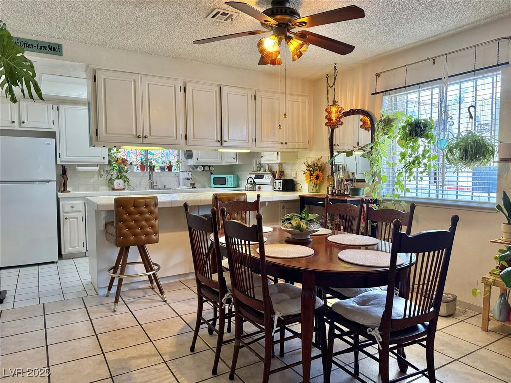 3245 Arville, Las Vegas, NV 89102