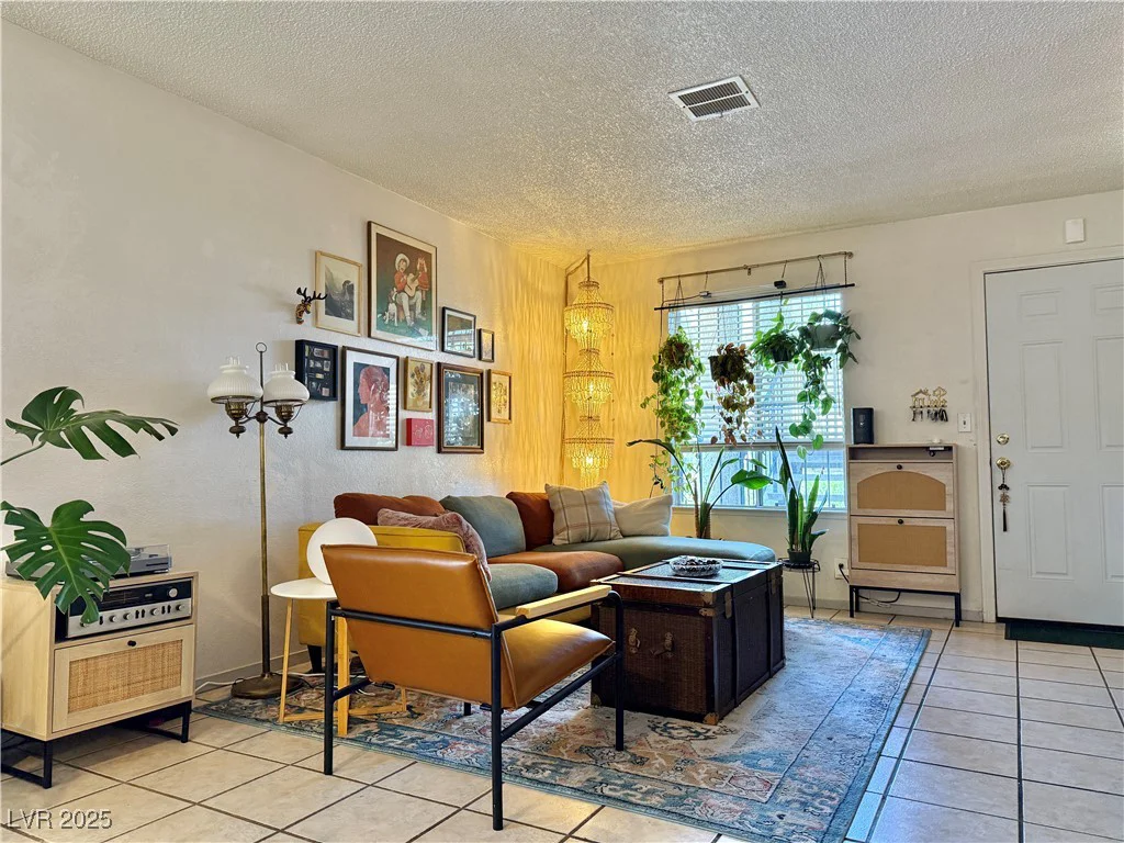 3245 Arville, Las Vegas, NV 89102