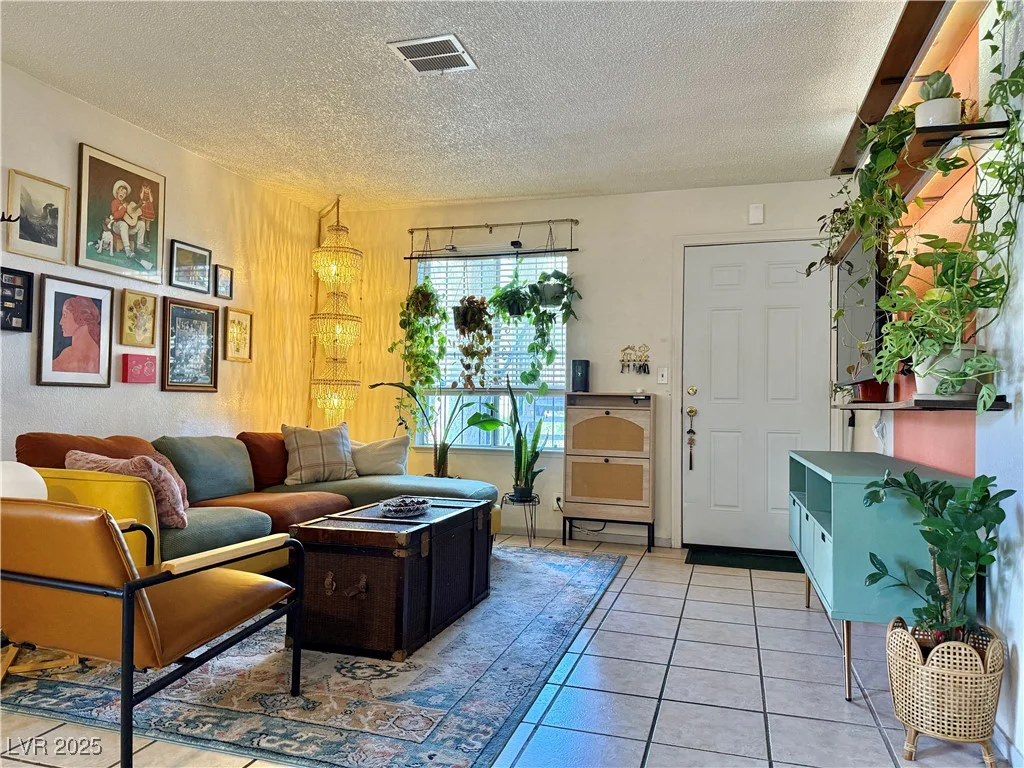 3245 Arville, Las Vegas, NV 89102