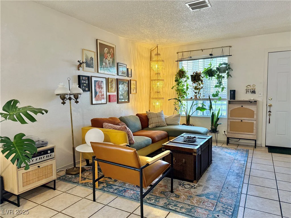 3245 Arville, Las Vegas, NV 89102