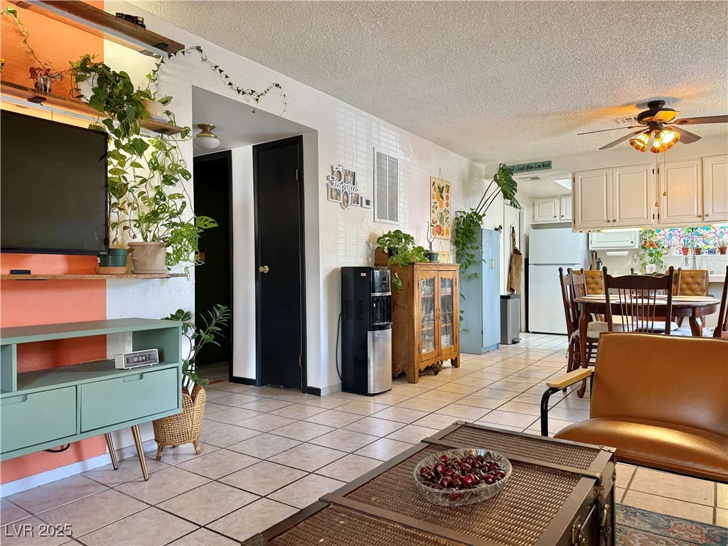3245 Arville, Las Vegas, NV 89102