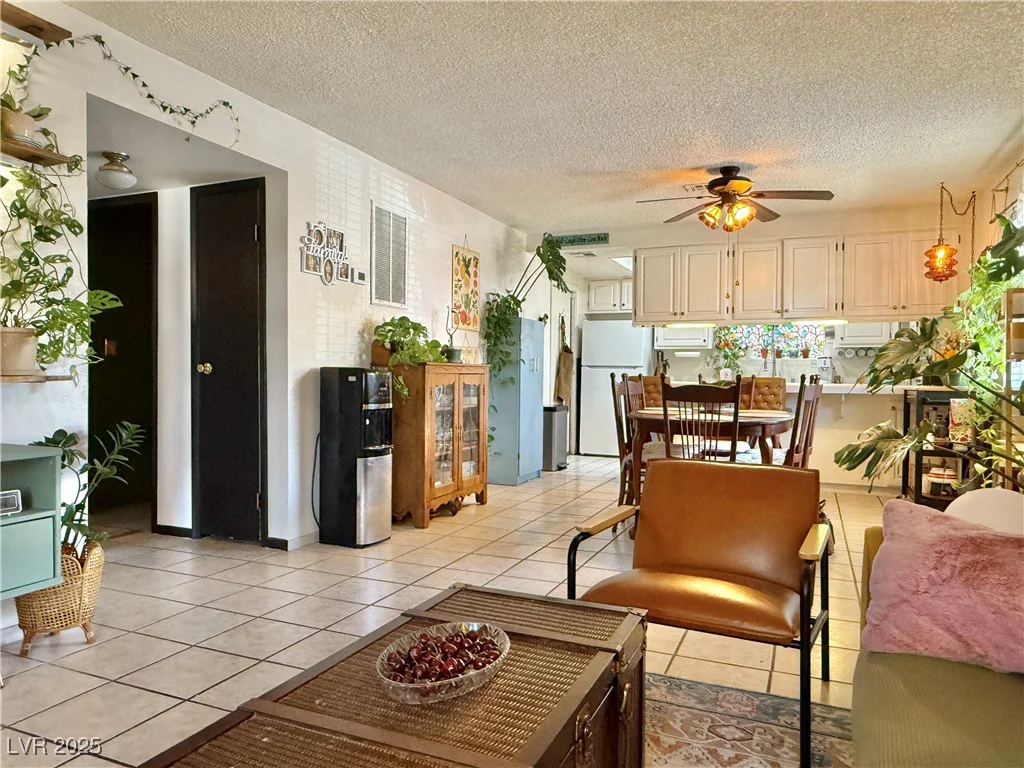 3245 Arville, Las Vegas, NV 89102