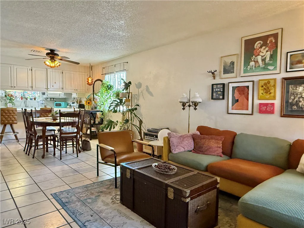 3245 Arville, Las Vegas, NV 89102