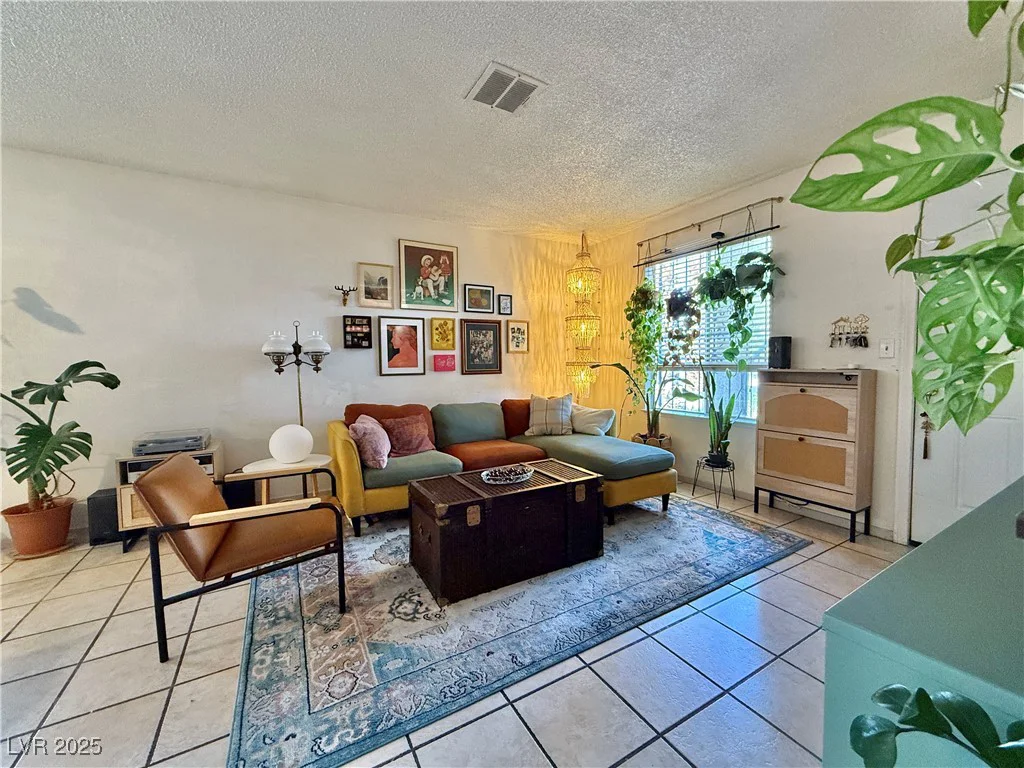 3245 Arville, Las Vegas, NV 89102