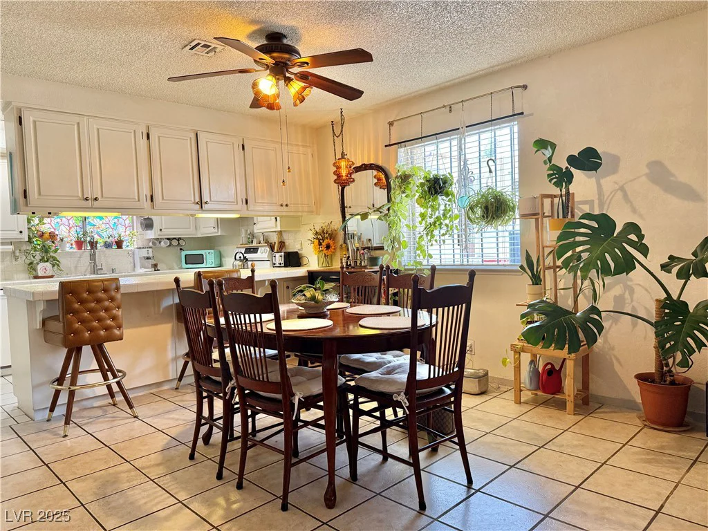 3245 Arville, Las Vegas, NV 89102