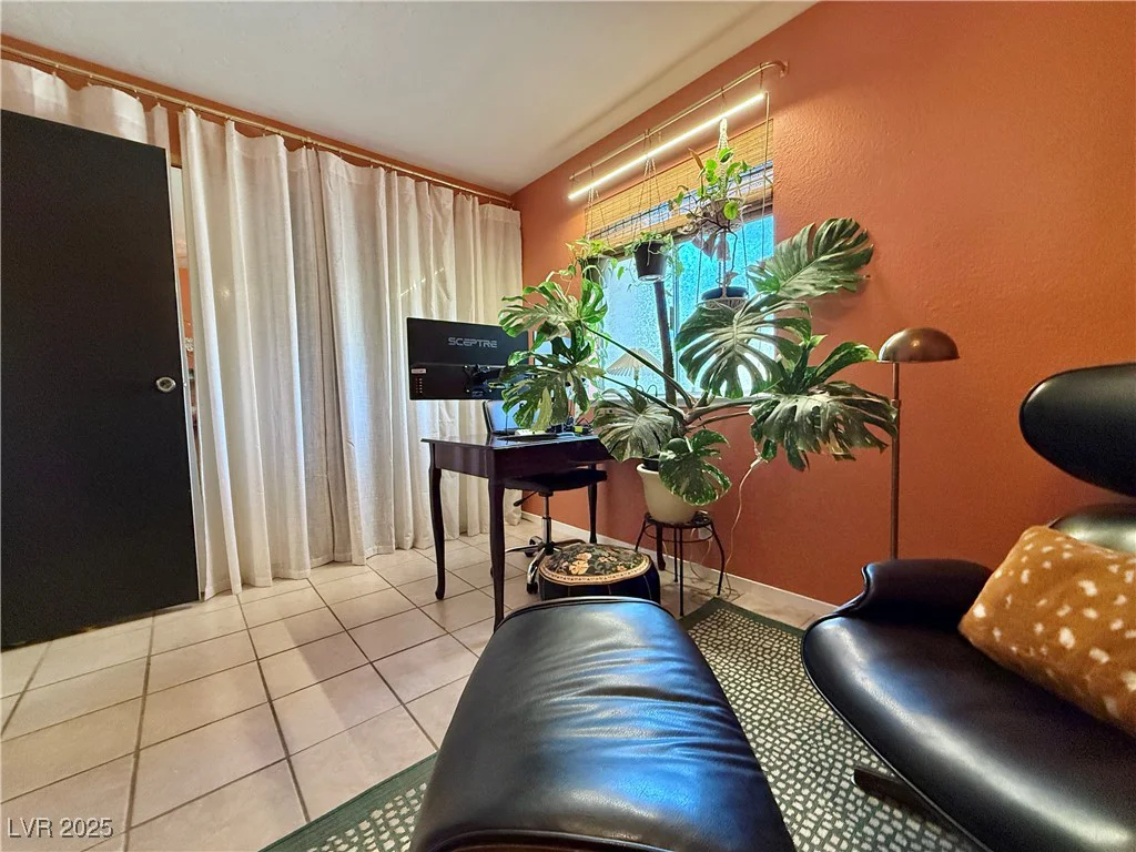 3245 Arville, Las Vegas, NV 89102
