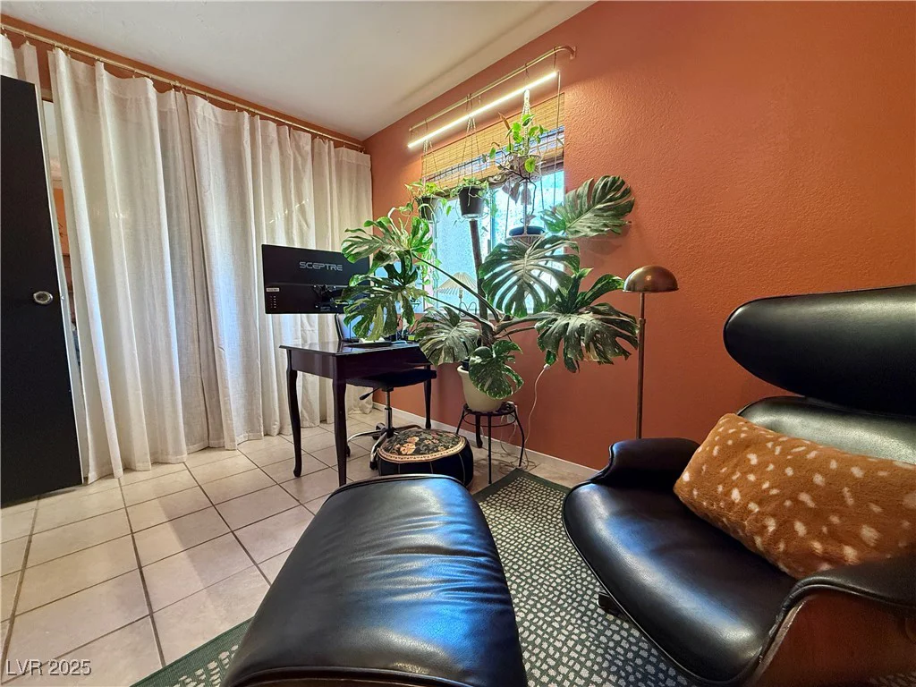 3245 Arville, Las Vegas, NV 89102