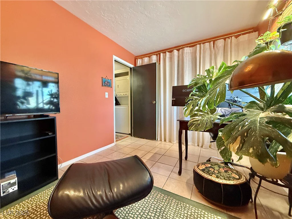 3245 Arville, Las Vegas, NV 89102