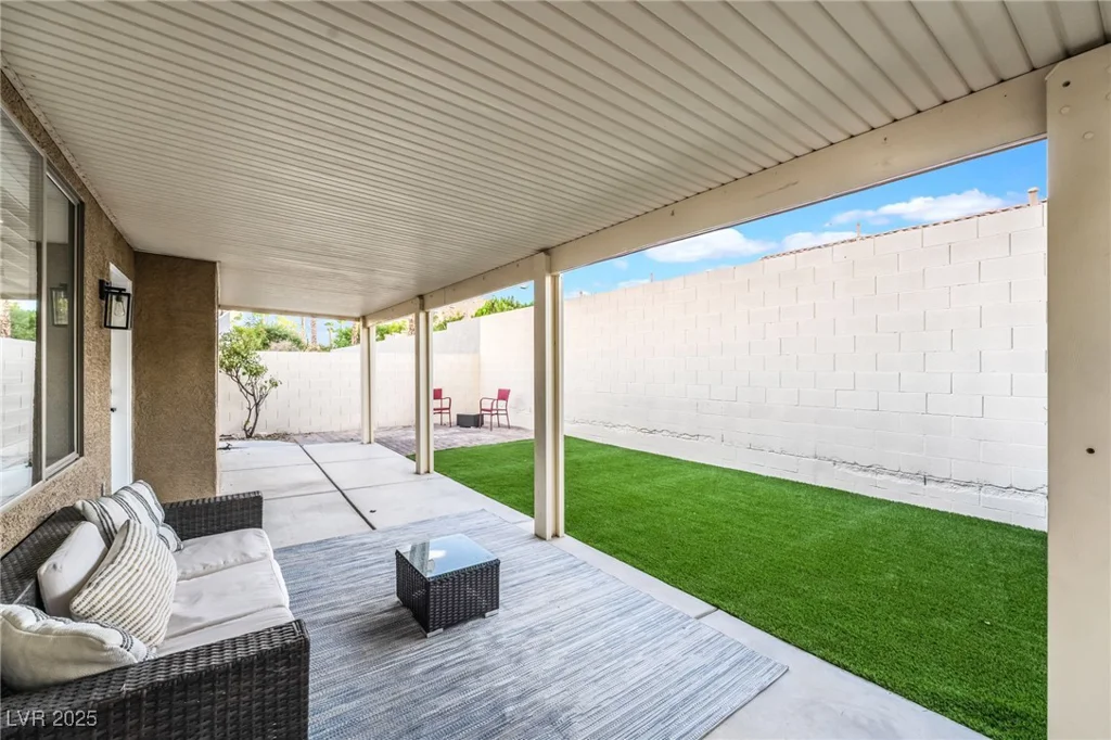 1901 Rolling Dunes, Las Vegas, NV 89117