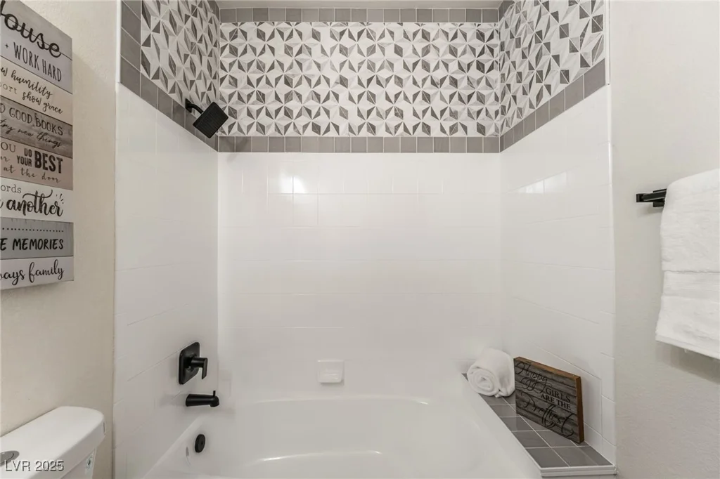 1901 Rolling Dunes, Las Vegas, NV 89117