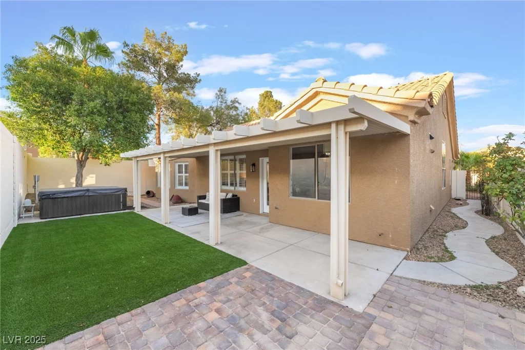 1901 Rolling Dunes, Las Vegas, NV 89117