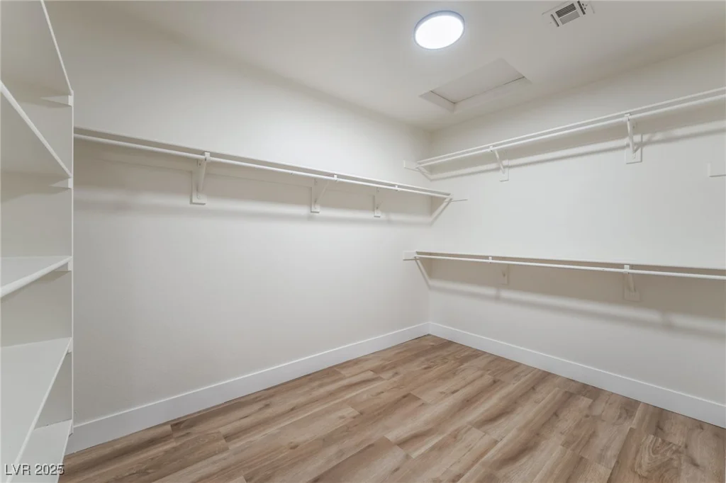 1901 Rolling Dunes, Las Vegas, NV 89117