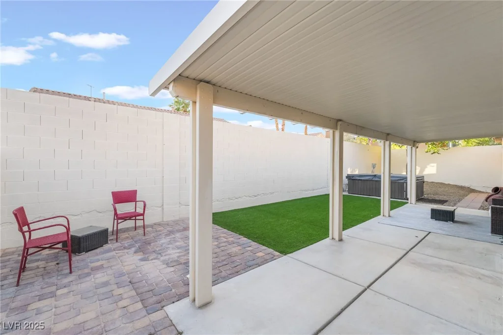 1901 Rolling Dunes, Las Vegas, NV 89117