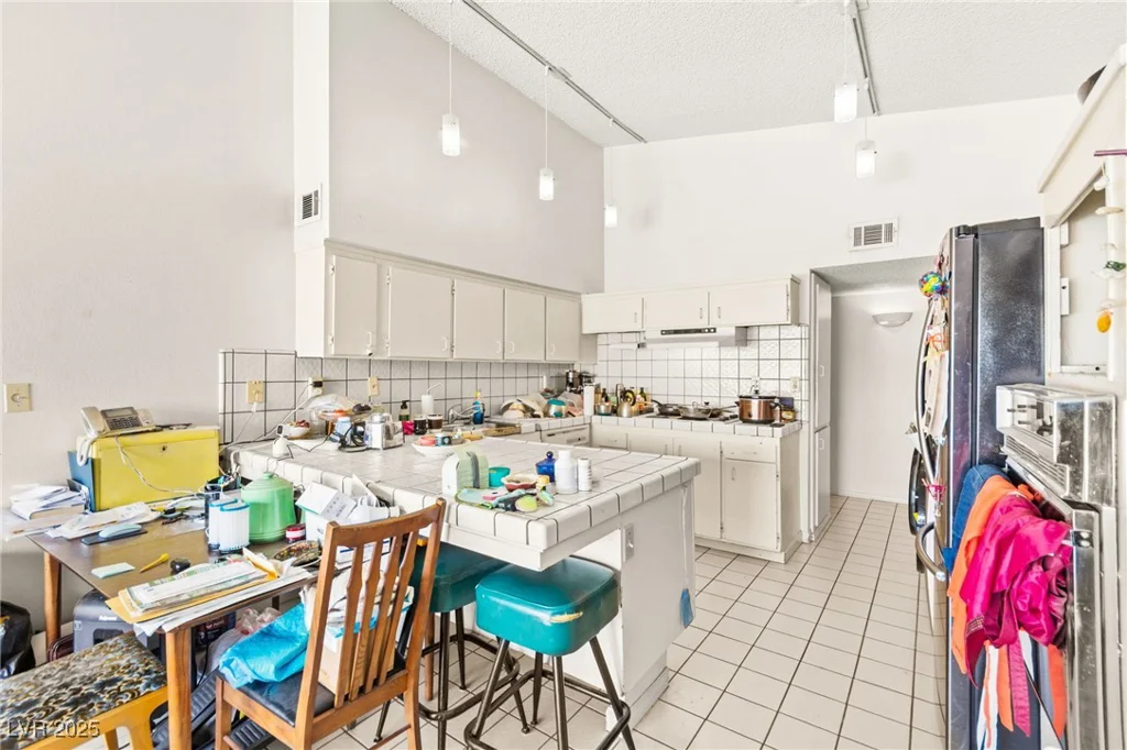 3368 Nahatan, Las Vegas, NV 89169
