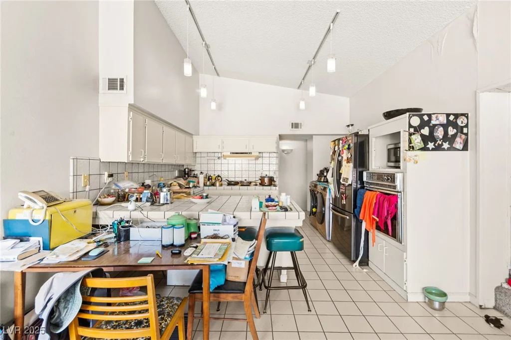 3368 Nahatan, Las Vegas, NV 89169