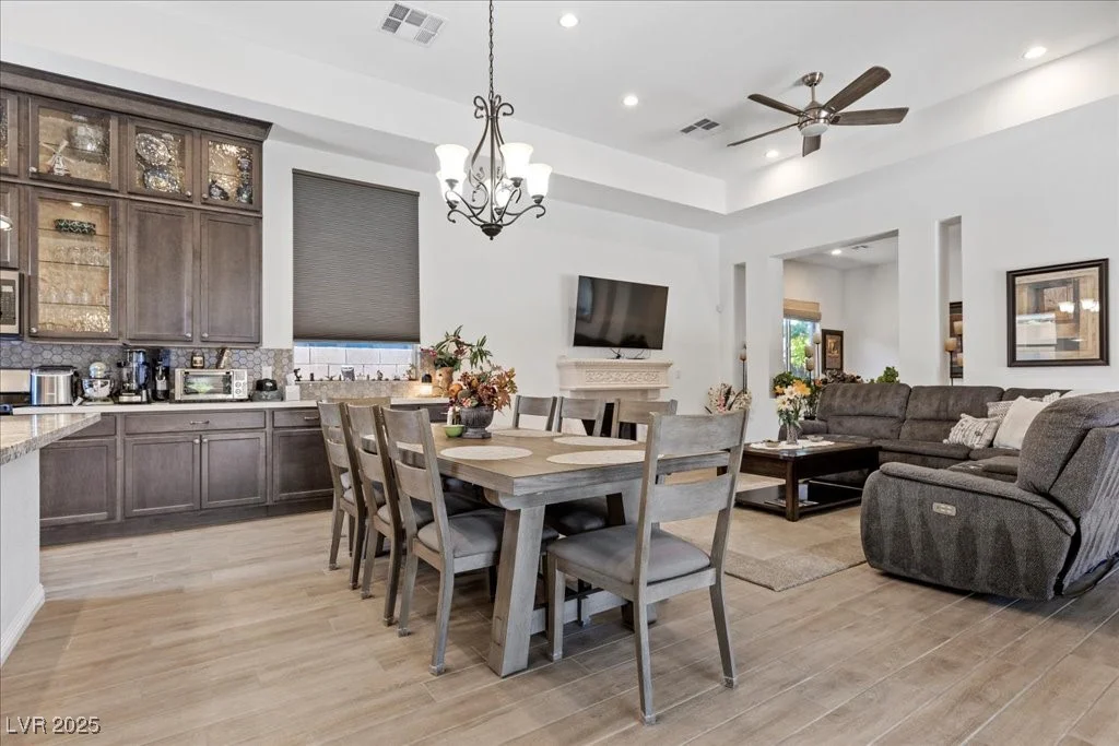 6722 Desert Crimson, Las Vegas, NV 89148