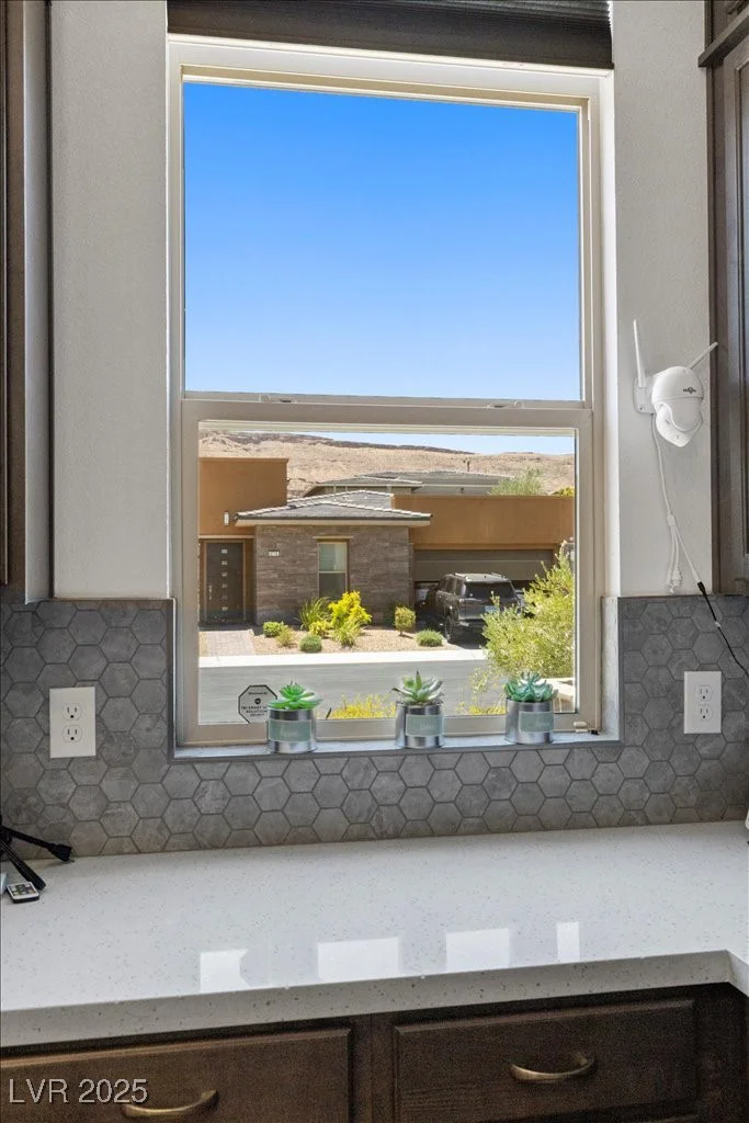 6722 Desert Crimson, Las Vegas, NV 89148