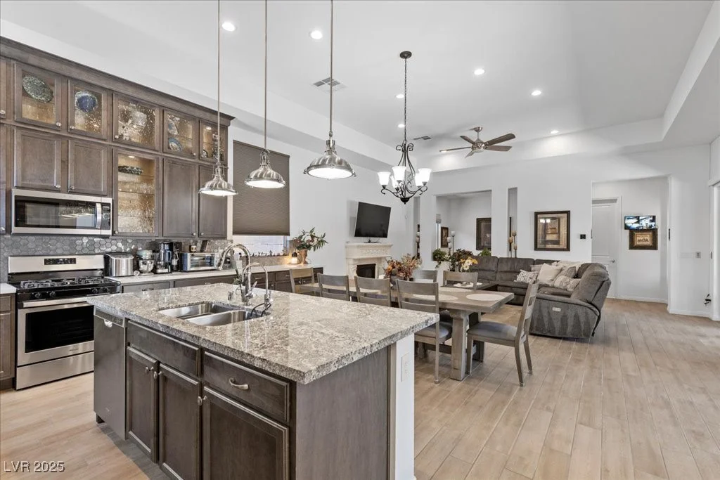 6722 Desert Crimson, Las Vegas, NV 89148
