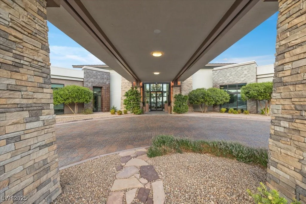 6722 Desert Crimson, Las Vegas, NV 89148
