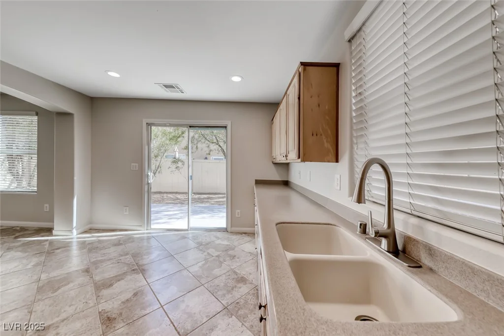 9021 Alex Creek, Las Vegas, NV 89149