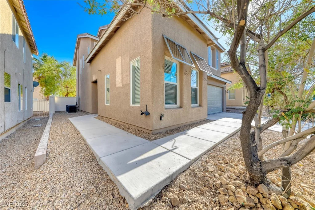 9021 Alex Creek, Las Vegas, NV 89149