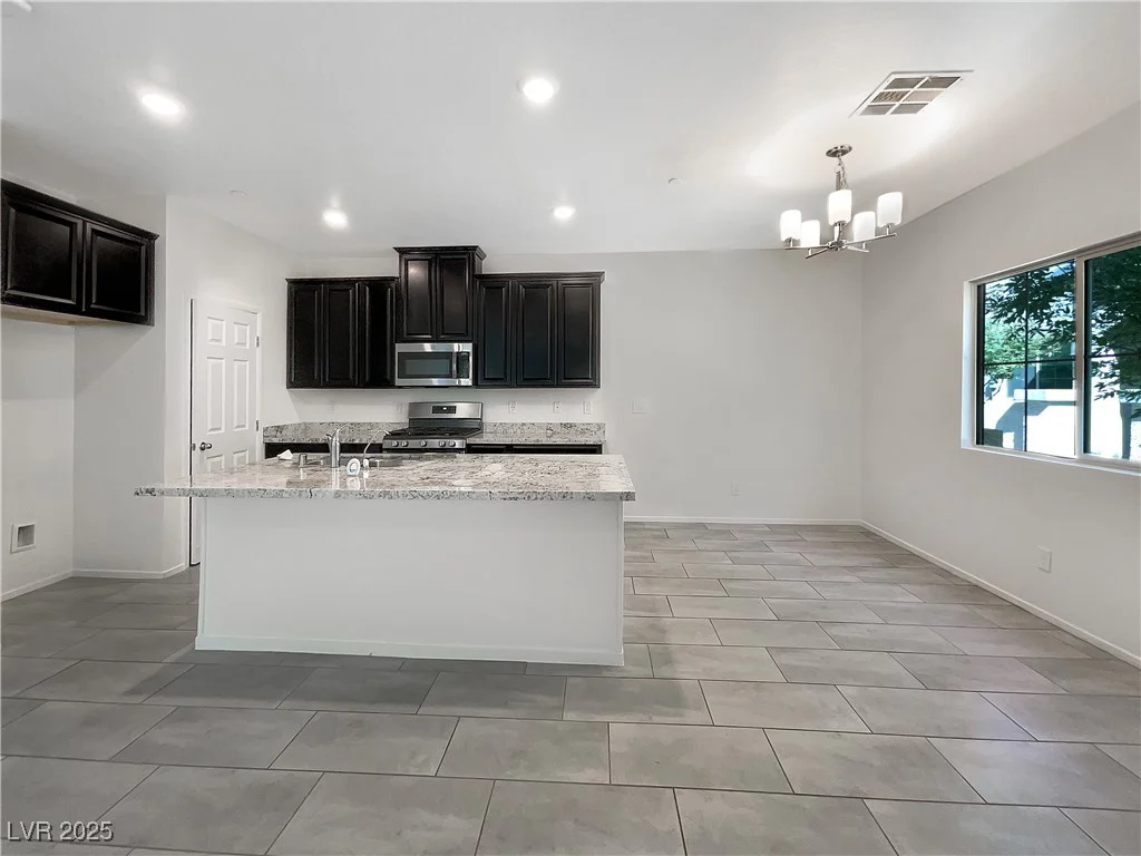 806 Clouded Valley, North Las Vegas, NV 89086