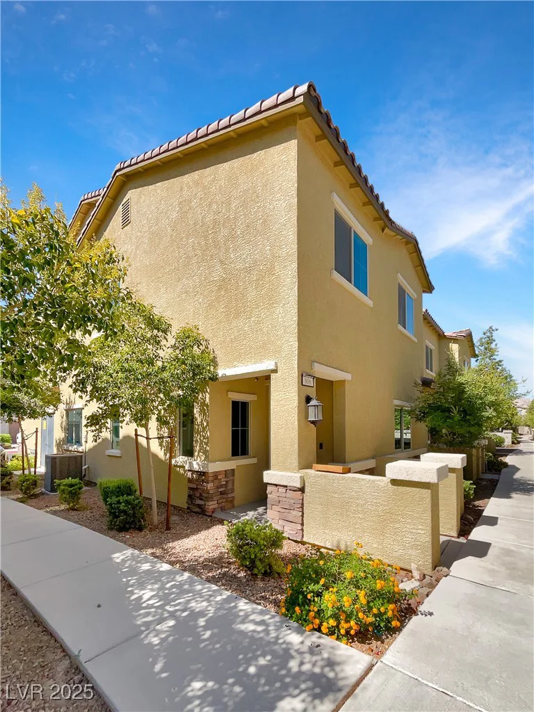 806 Clouded Valley, North Las Vegas, NV 89086
