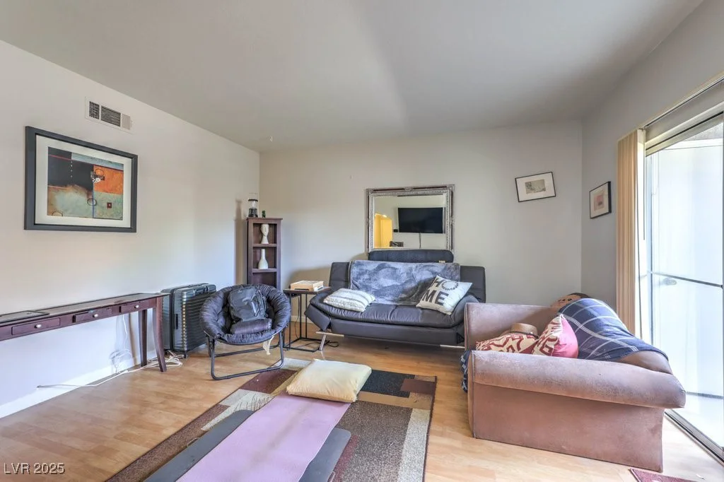 5525 Flamingo, Las Vegas, NV 89103