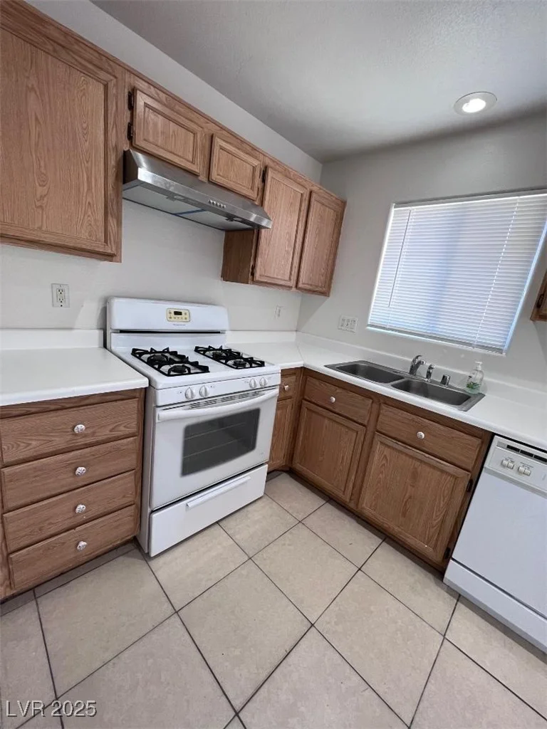 2001 Aspen Dancer, Las Vegas, NV 89108