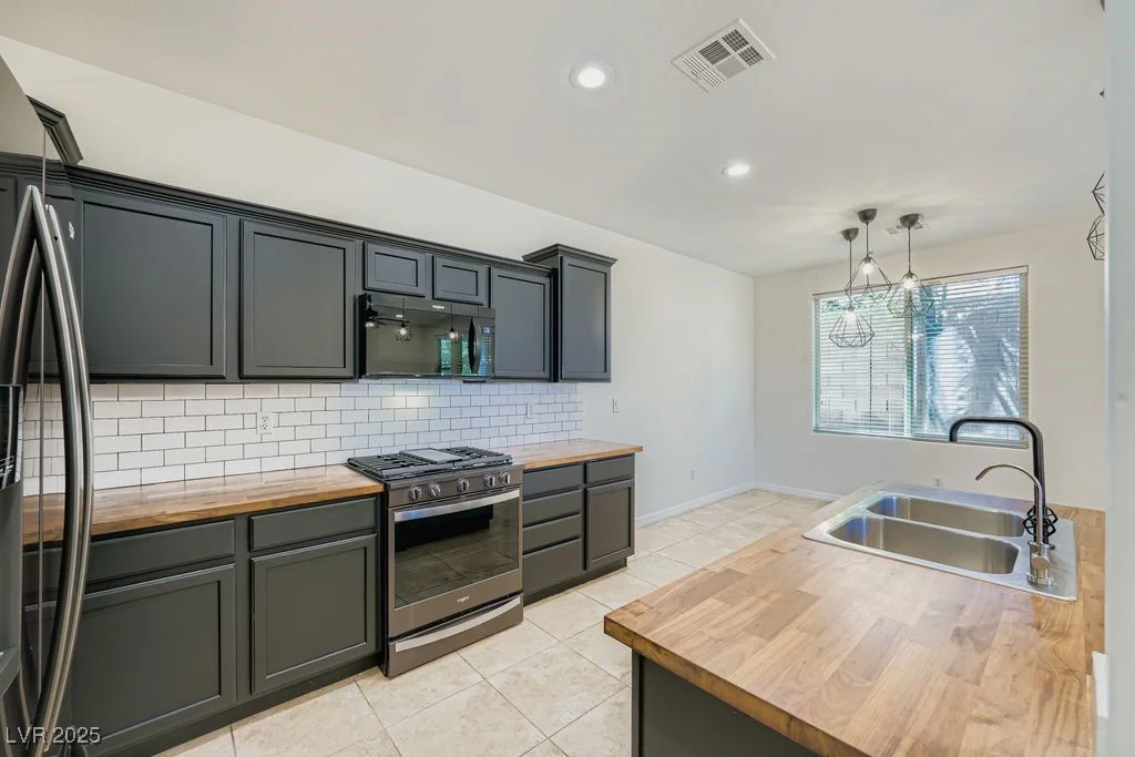 1787 Solvang Mill, Las Vegas, NV 89135