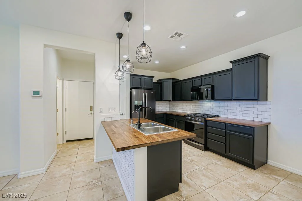 1787 Solvang Mill, Las Vegas, NV 89135