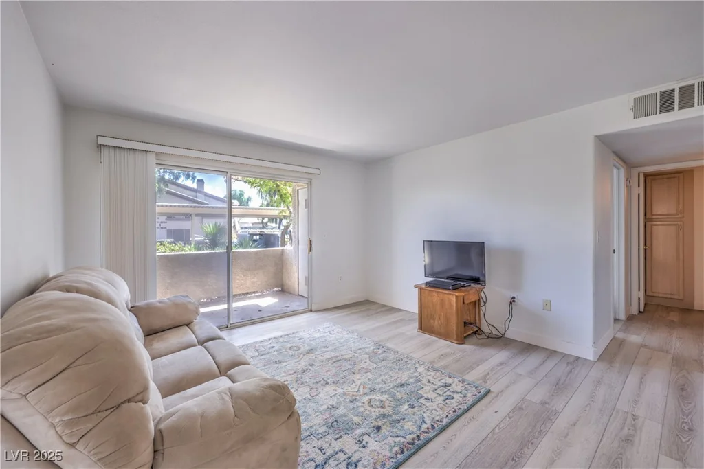5710 Tropicana, Las Vegas, NV 89122