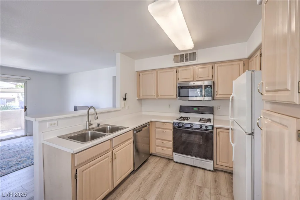 5710 Tropicana, Las Vegas, NV 89122