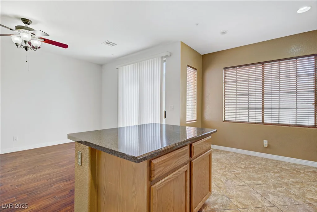 611 White Shark, North Las Vegas, NV 89084
