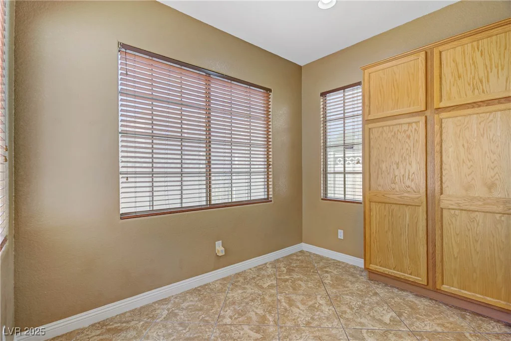 611 White Shark, North Las Vegas, NV 89084