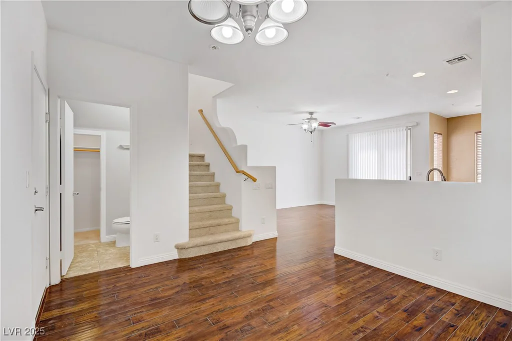 611 White Shark, North Las Vegas, NV 89084