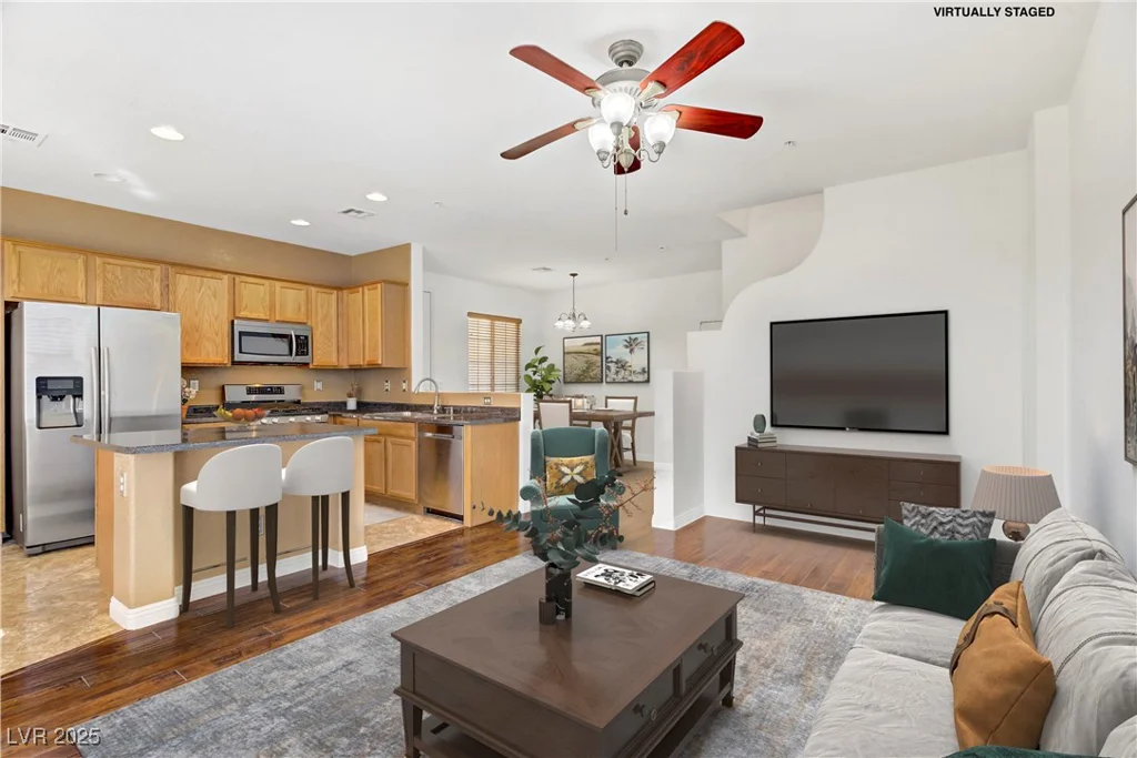 611 White Shark, North Las Vegas, NV 89084