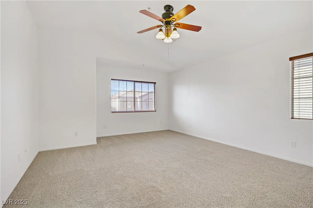 611 White Shark, North Las Vegas, NV 89084